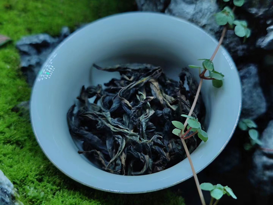 Jin Junmei 80g Konserven Geschenk-Box Tee Wuyi Bergblume kleine Samen Lianyun Tee Fabrik Großhandel