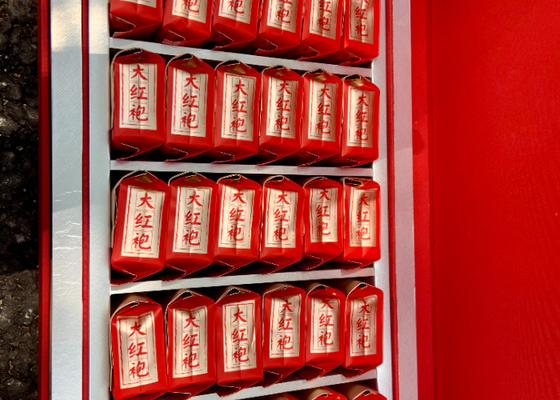 Junmei Silberbraue Ein oder zwei Knospen