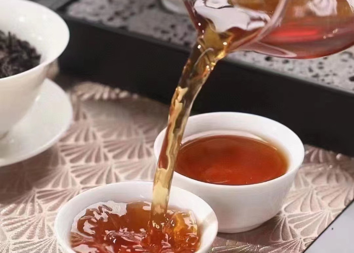 Schwarzer Tee von Shan Xiaochong 80g, Konserven aus Geschenkkästchen, Tee von Wuyi Shan Xiaochong, Lianyun Teefabrik, Großhandel