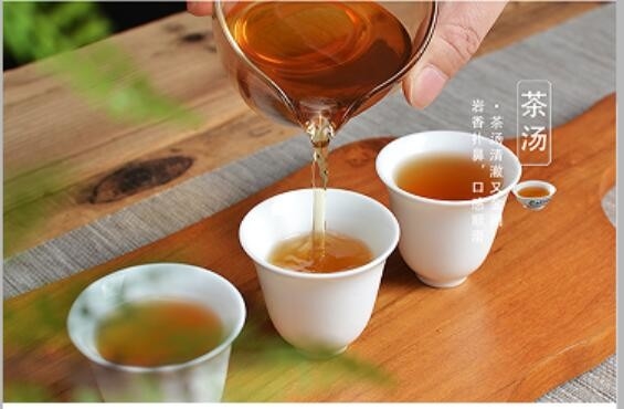 Oolong-Tee gehört zu grünem Tee und halbfermentiertem Tee und hat viele Sorten und ist eine einzigartige Teekategorie in China.
